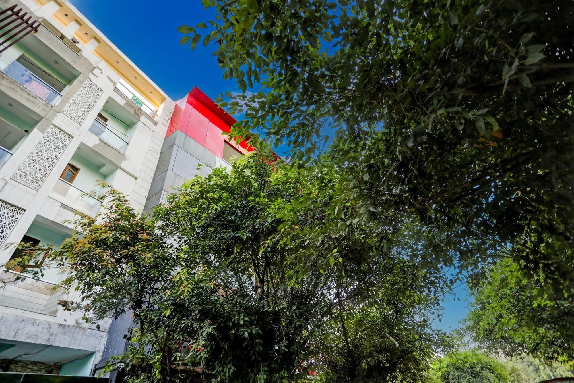 Umen Hotel Nearest Sector 66 Noida Luaran gambar